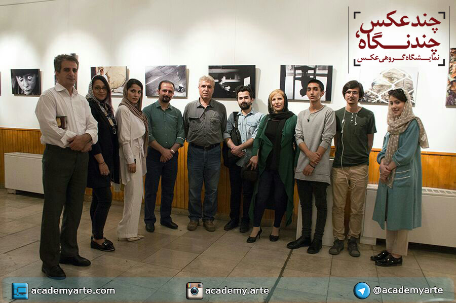 حضور  اصغر خمسه عکاس برگزیده سال جشنواره عکس سال سونی در این نمایشگاه و بازدید از عکسها